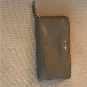 Well loved Tory Burch Wallet